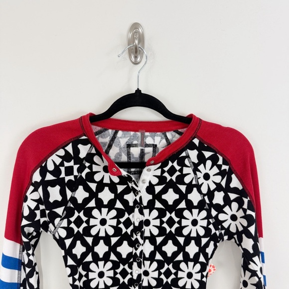 Free People Movement Kick off Layer Henley Top Ribbed Size Medium NEW - Picture 4 of 13